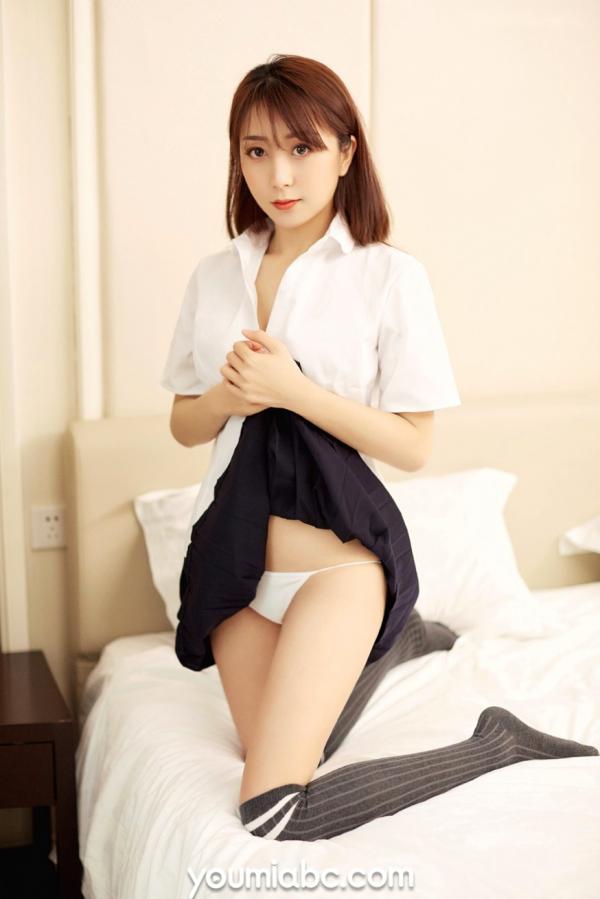 郭德妹 郭忆然  YouMi尤蜜-郭忆然《学妹嘉年华》：清纯校服诱惑，私房内衣大尺度写真，修长美腿演绎性感御姐范第4张图片