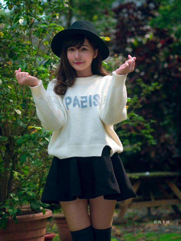 邱爱晨 艾比  台湾正妹艾比《台湾大学》户外街拍女神写真集，清新学院风白毛衣少女私房照 [158P]第11张图片