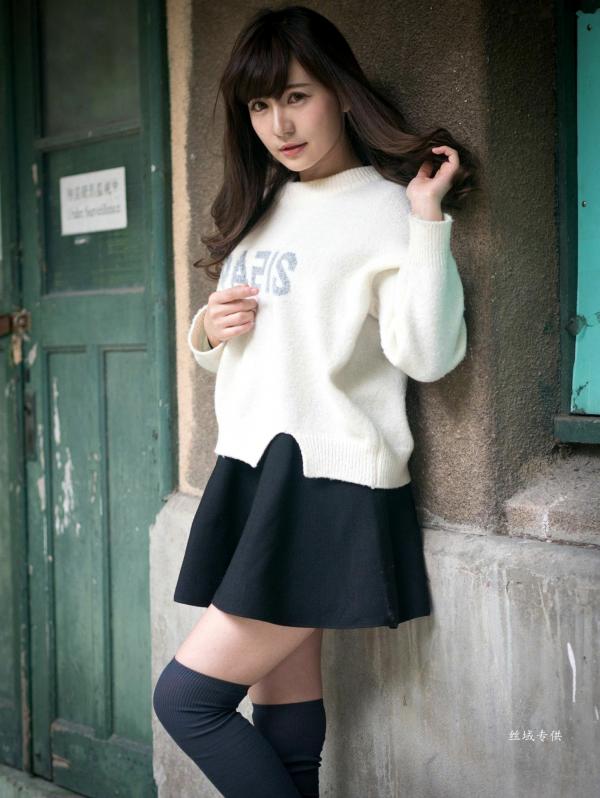 邱爱晨 艾比  台湾正妹艾比《台湾大学》户外街拍女神写真集，清新学院风白毛衣少女私房照 [158P]第17张图片