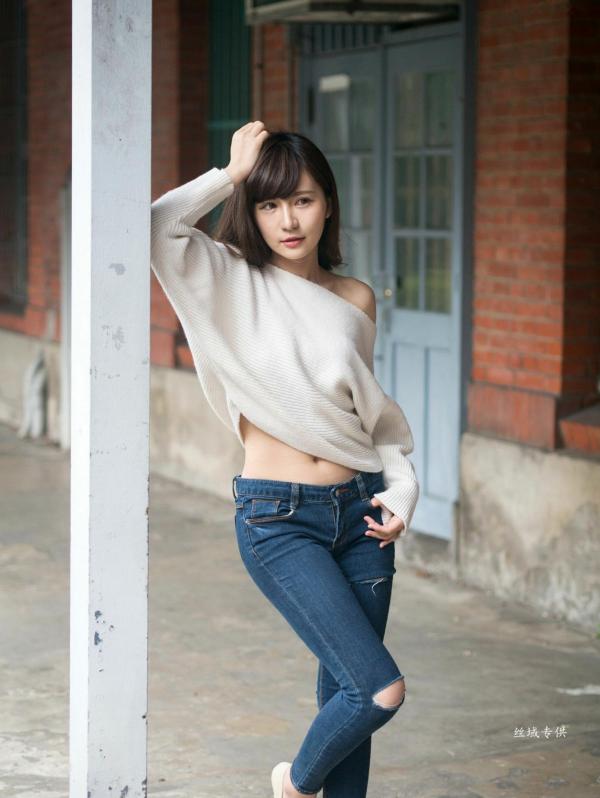 邱爱晨 艾比  台湾正妹艾比《台湾大学》户外街拍女神写真集，清新学院风白毛衣少女私房照 [158P]第52张图片