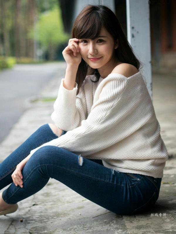 邱爱晨 艾比  台湾正妹艾比《台湾大学》户外街拍女神写真集，清新学院风白毛衣少女私房照 [158P]第67张图片