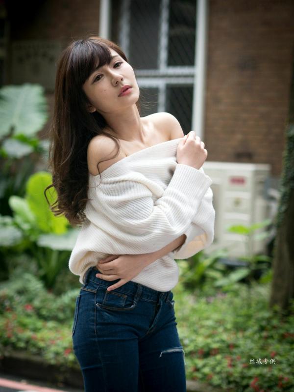邱爱晨 艾比  台湾正妹艾比《台湾大学》户外街拍女神写真集，清新学院风白毛衣少女私房照 [158P]第102张图片