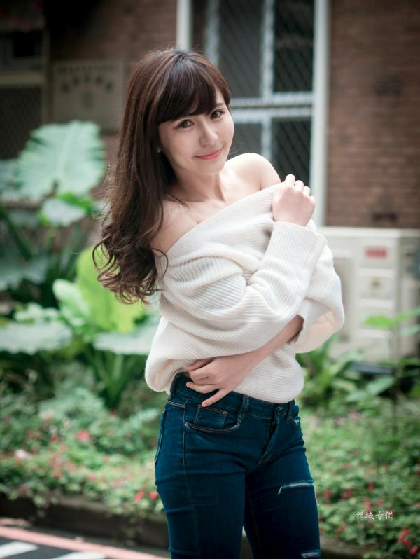 邱爱晨 艾比  台湾正妹艾比《台湾大学》户外街拍女神写真集，清新学院风白毛衣少女私房照 [158P]第105张图片