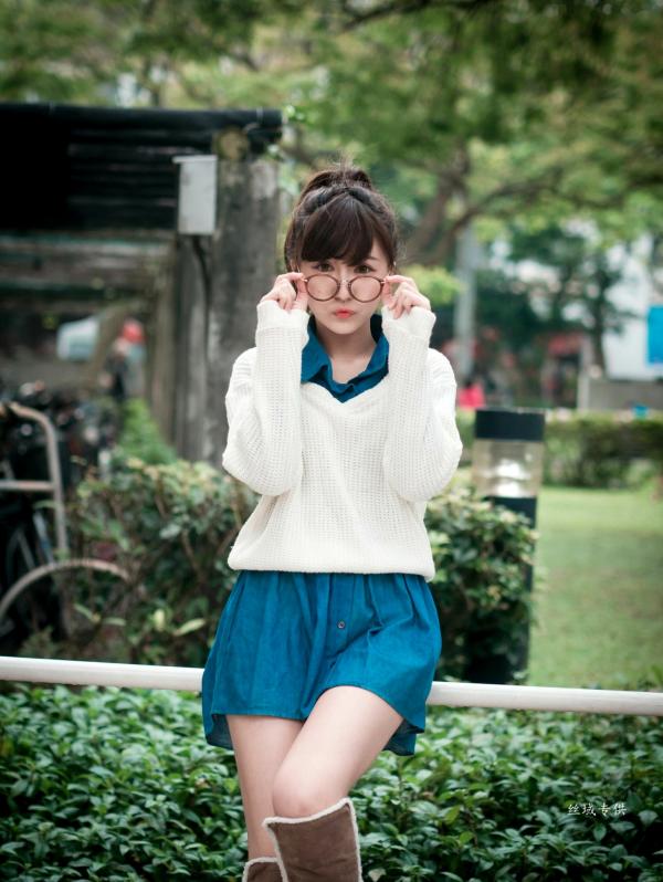 邱爱晨 艾比  台湾正妹艾比《台湾大学》户外街拍女神写真集，清新学院风白毛衣少女私房照 [158P]第125张图片