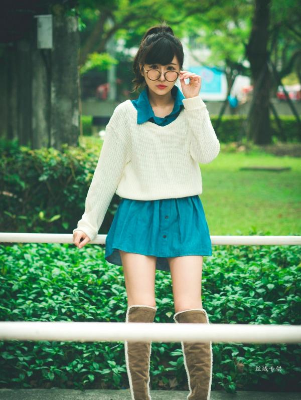邱爱晨 艾比  台湾正妹艾比《台湾大学》户外街拍女神写真集，清新学院风白毛衣少女私房照 [158P]第126张图片