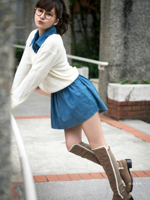 邱爱晨 艾比  台湾正妹艾比《台湾大学》户外街拍女神写真集，清新学院风白毛衣少女私房照 [158P]第129张图片