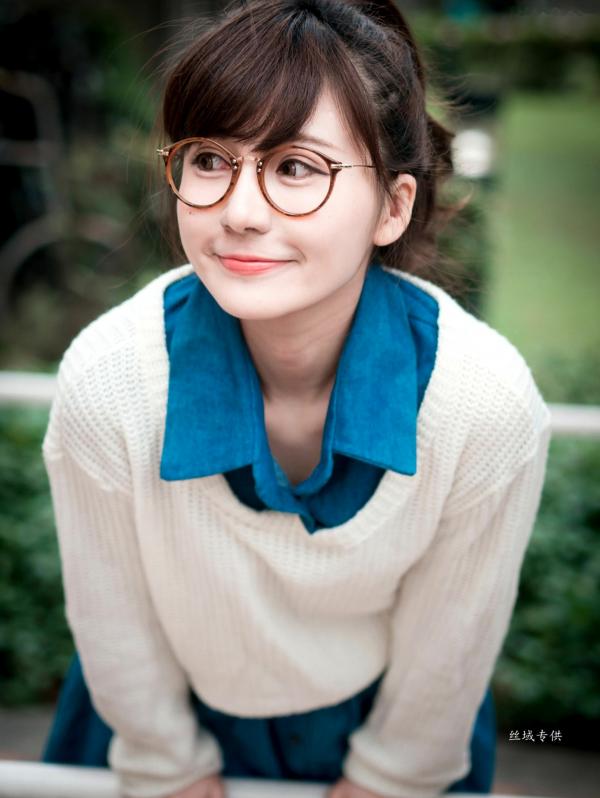 邱爱晨 艾比  台湾正妹艾比《台湾大学》户外街拍女神写真集，清新学院风白毛衣少女私房照 [158P]第133张图片