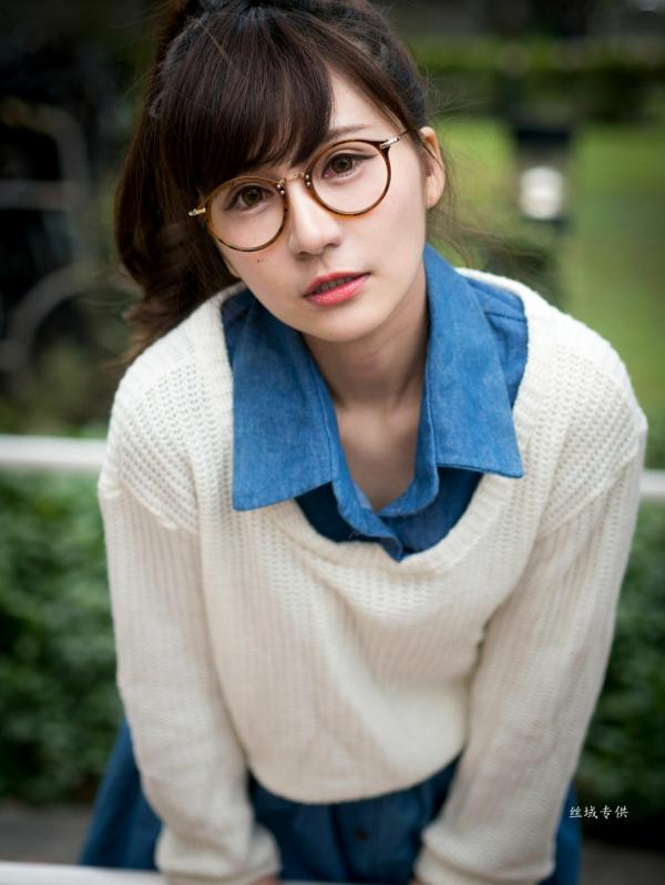 邱爱晨 艾比  台湾正妹艾比《台湾大学》户外街拍女神写真集，清新学院风白毛衣少女私房照 [158P]第134张图片