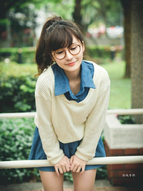 邱爱晨 艾比  台湾正妹艾比《台湾大学》户外街拍女神写真集，清新学院风白毛衣少女私房照 [158P]第135张图片