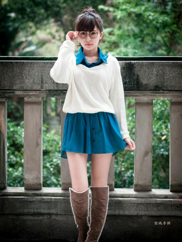 邱爱晨 艾比  台湾正妹艾比《台湾大学》户外街拍女神写真集，清新学院风白毛衣少女私房照 [158P]第137张图片
