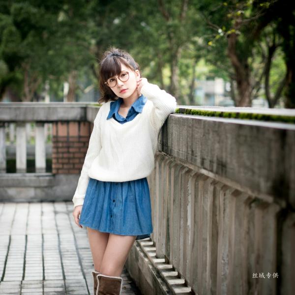 邱爱晨 艾比  台湾正妹艾比《台湾大学》户外街拍女神写真集，清新学院风白毛衣少女私房照 [158P]第138张图片