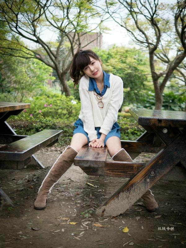 邱爱晨 艾比  台湾正妹艾比《台湾大学》户外街拍女神写真集，清新学院风白毛衣少女私房照 [158P]第155张图片
