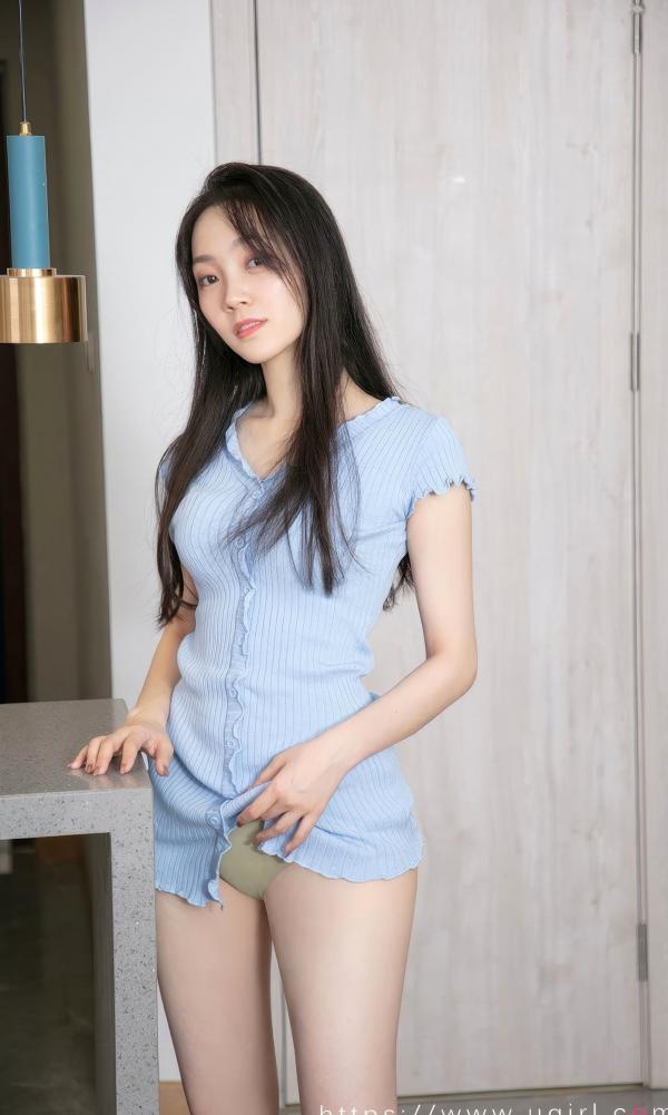 颜凤萱 小桃子  UGirlsApp尤果圈-2923-小桃子-《午后醒来》-2024.08.17-极品清新私房照，曼妙美腿诱惑女神，无圣光大尺度尽显S曲线第12张图片