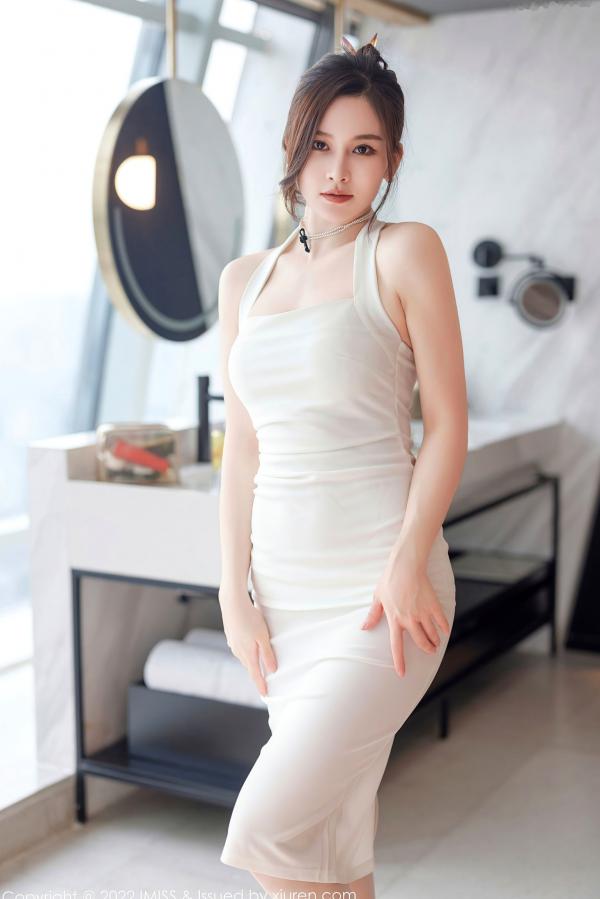 任育萱   IMiss爱蜜社705期-Vanessa纯白修身连衣长裙私房照，气质女神酒店室内诱惑写真第34张图片