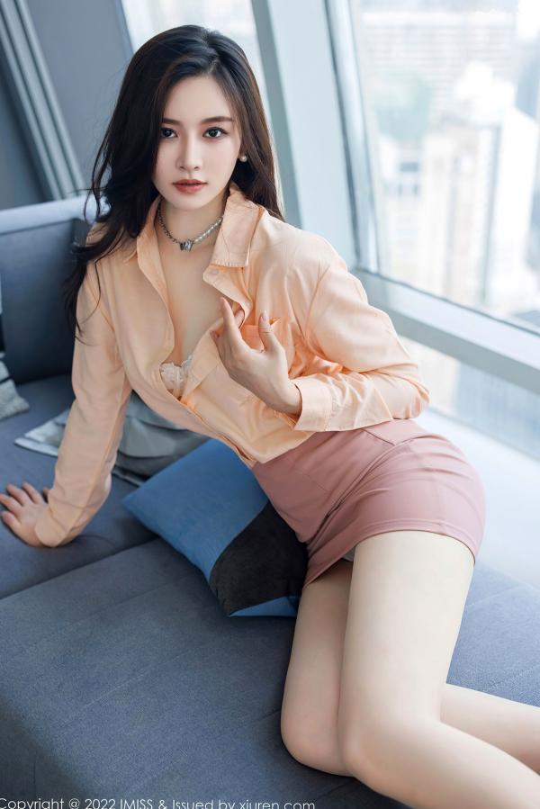 任育萱   IMiss爱蜜社694-Vanessa私房写真，纯白蕾丝内衣诱惑，展现绝美身姿与修长双腿，高冷女神气质动人第15张图片