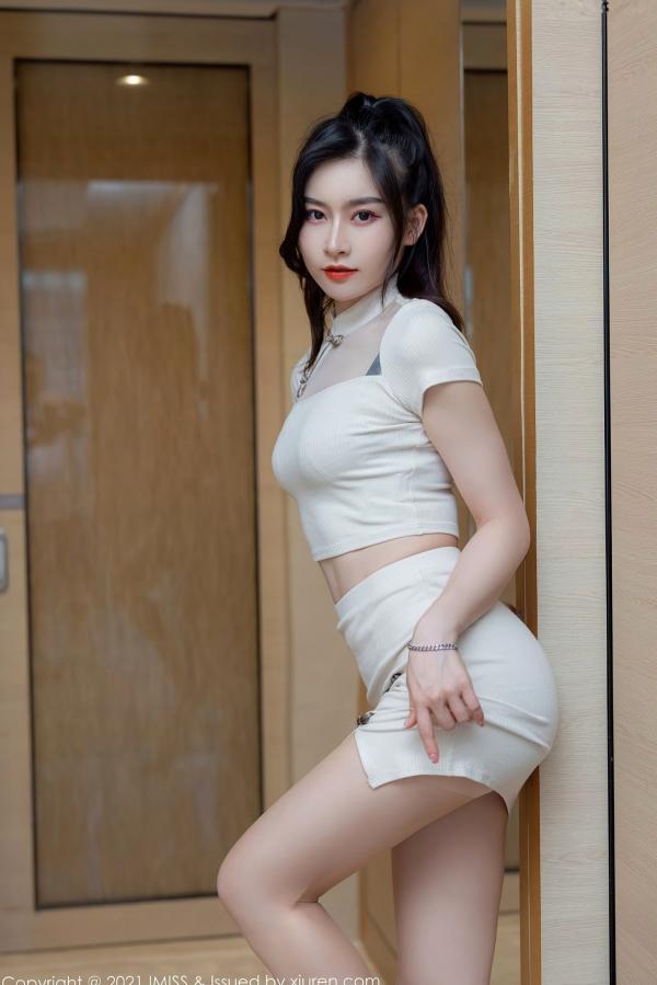 任育萱   IMiss爱蜜社-634-Vanessa改良民国风制服写真，极致修长美腿与丝袜诱惑第3张图片