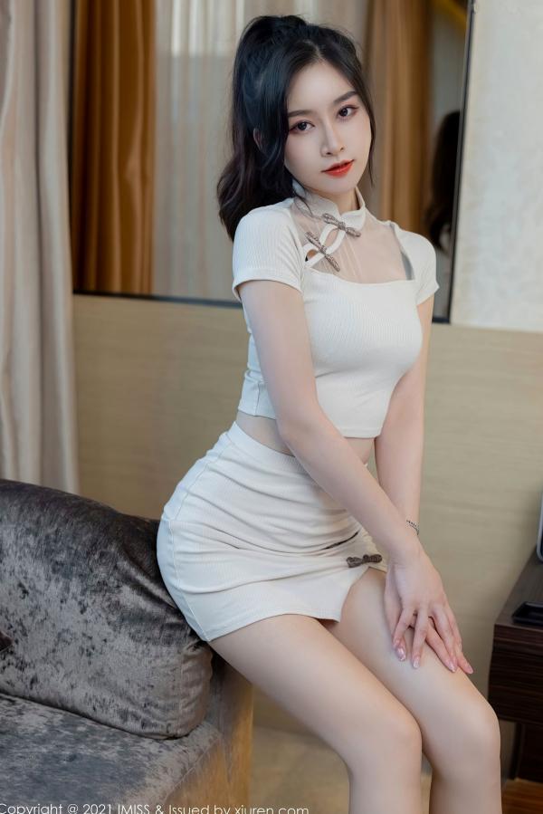 任育萱   IMiss爱蜜社-634-Vanessa改良民国风制服写真，极致修长美腿与丝袜诱惑第7张图片