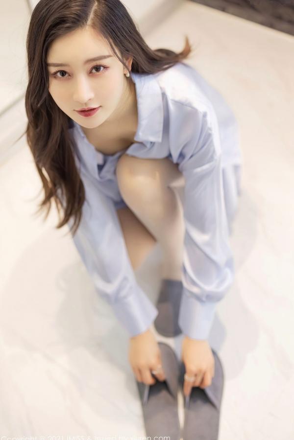 任育萱   IMiss爱蜜社-614-Vanessa-居家私房女友视角大号衬衫淡蓝内衣，清新纯欲性感治愈系写真第3张图片