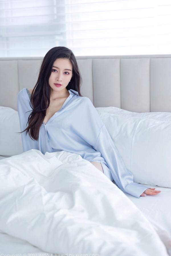 任育萱   IMiss爱蜜社-614-Vanessa-居家私房女友视角大号衬衫淡蓝内衣，清新纯欲性感治愈系写真第17张图片
