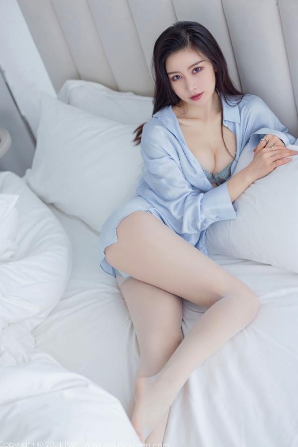 任育萱   IMiss爱蜜社-614-Vanessa-居家私房女友视角大号衬衫淡蓝内衣，清新纯欲性感治愈系写真第23张图片