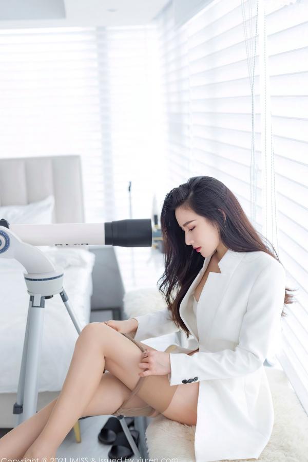 任育萱   IMiss爱蜜社-594-Vanessa-职场白领风白色外套搭配肉丝与性感内衣，都市丽人纯欲绝美私房写真-2021.05.19第20张图片