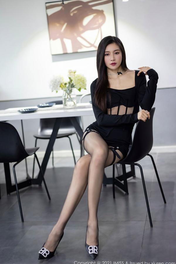 任育萱   IMiss爱蜜社576期Vanessa私房写真：黑色蕾丝内衣搭配透肉黑丝，展现极致诱惑与美腿风情第7张图片