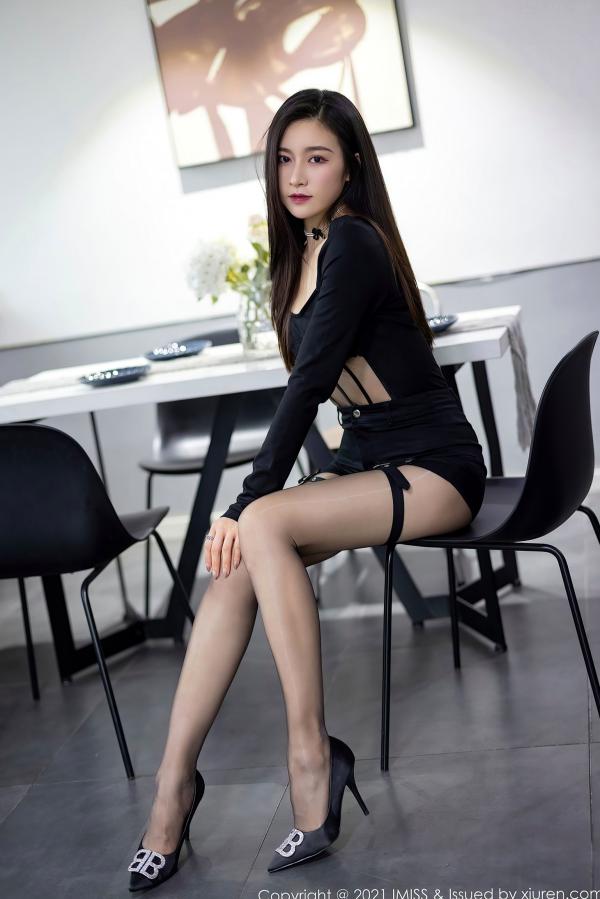任育萱   IMiss爱蜜社576期Vanessa私房写真：黑色蕾丝内衣搭配透肉黑丝，展现极致诱惑与美腿风情第12张图片