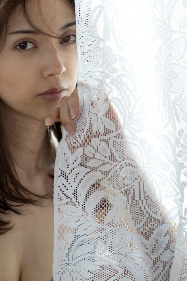 田中道子  田中道子 - 光の射すほうへ 日本女神内衣私房与户外清新性感写真第40张图片