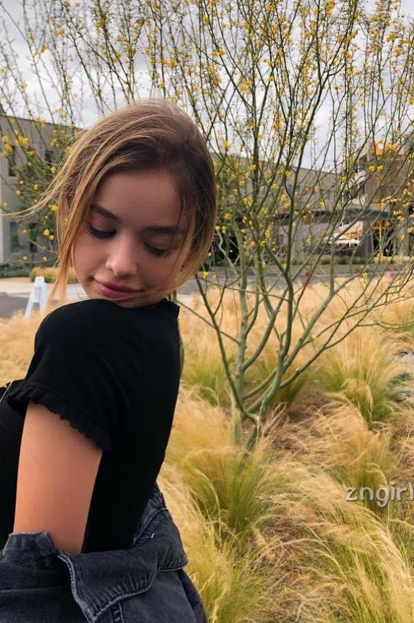 Sophie Mudd 苏菲·马德 鬼妹版宇都宫Sophie Mudd，超强劲事业线晃动到头晕第47张图片