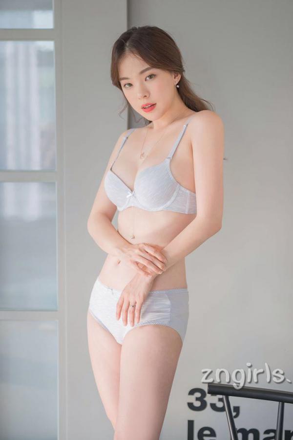 하늘 Ha Neul 南韩超人气网红Ha Neul 初成熟的内衣模特儿第22张图片