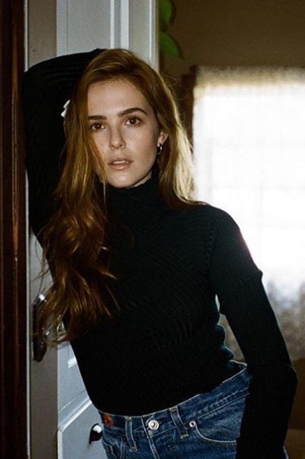 Zoey Deutch 佐伊·达奇 佐伊·达奇(Zoey Deutch) 90后超正女演员性感私房照诱惑写真图第6张图片