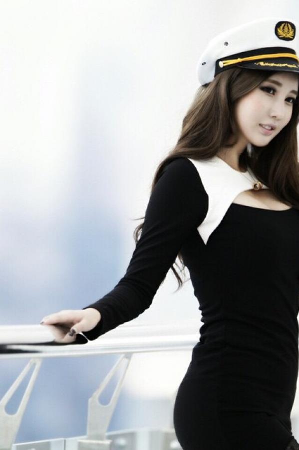 신세하 申世河 申世河(신세하)- 颜值惊艳的南韩赛车女王第4张图片