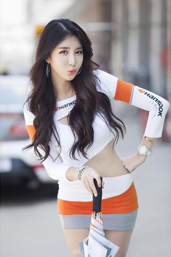신세하 申世河 申世河(신세하)- 颜值惊艳的南韩赛车女王第10张图片