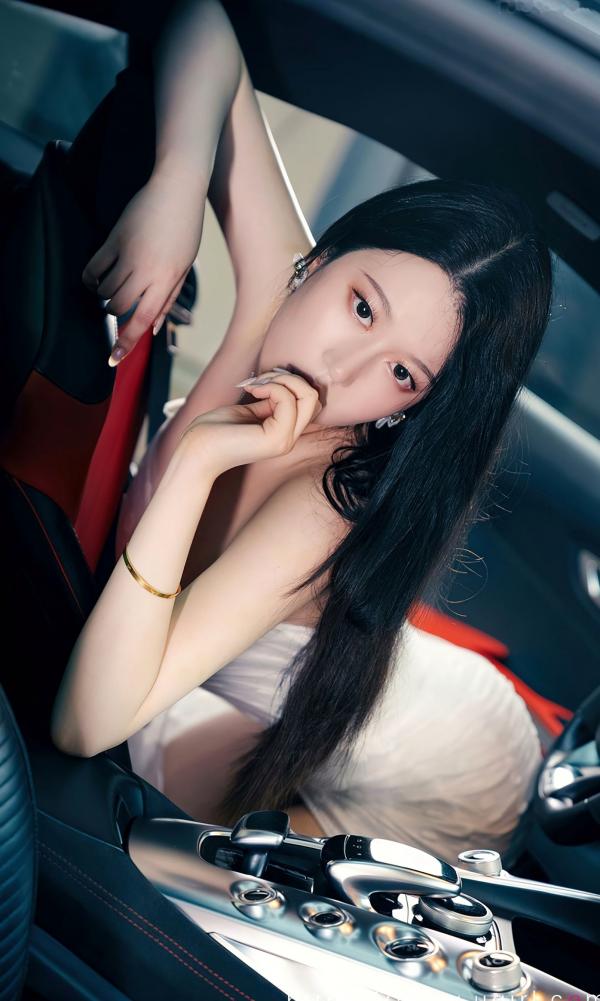 鍾晴 钟晴  UGirlsApp尤果圈爱尤物-2655-钟晴-《借你怀抱》白色抹胸裙豪车性感私房写真第11张图片
