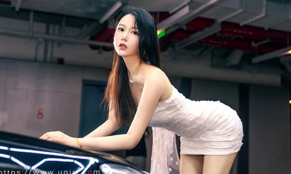 鍾晴 钟晴  UGirlsApp尤果圈爱尤物-2655-钟晴-《借你怀抱》白色抹胸裙豪车性感私房写真第25张图片