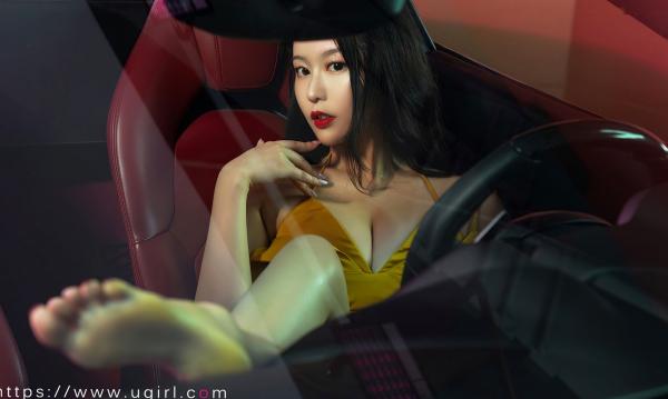 鍾晴 钟晴  UGirlsApp尤果圈-2651-钟晴《完美邂逅》：黄色吊带短裙车模大片，豪车跑车女神秀性感身材与撩人美腿第29张图片