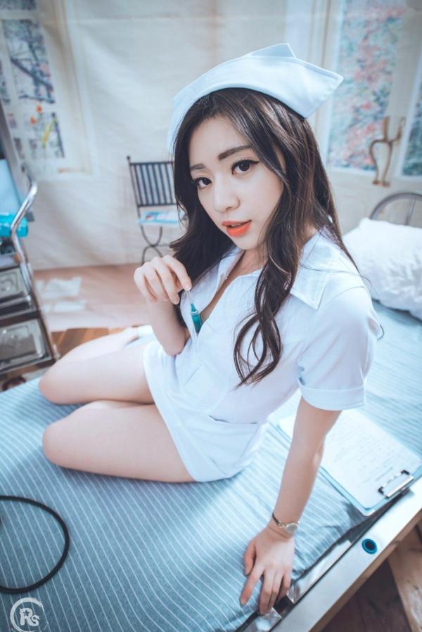 谢立琪   台湾正妹谢立琪《谢雨琪の护士》私房写真：制服诊室诱惑与浴室湿身撩人魅力，演绎极品护士风情第11张图片