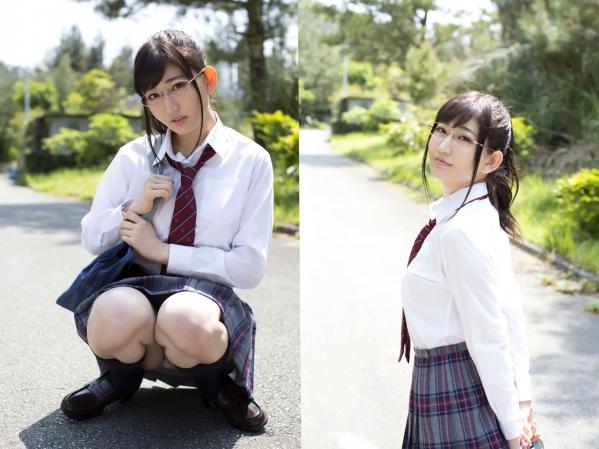 月城まゆ 月城麻由  月城まゆ 梦的まゆとぴあ：清纯校服眼镜娘与火辣红色内衣私房写真第21张图片