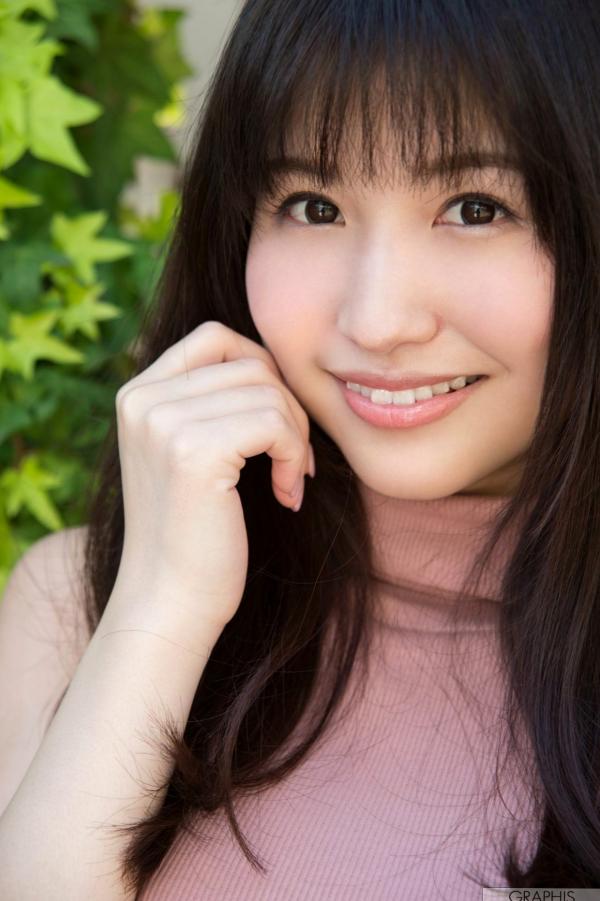 桜空もも 樱空桃子  桜空もも樱空桃『first gravure 初脫ぎ娘』写真集，户外极致性感内衣写真，甜美气质与完美身材的视觉盛宴第2张图片