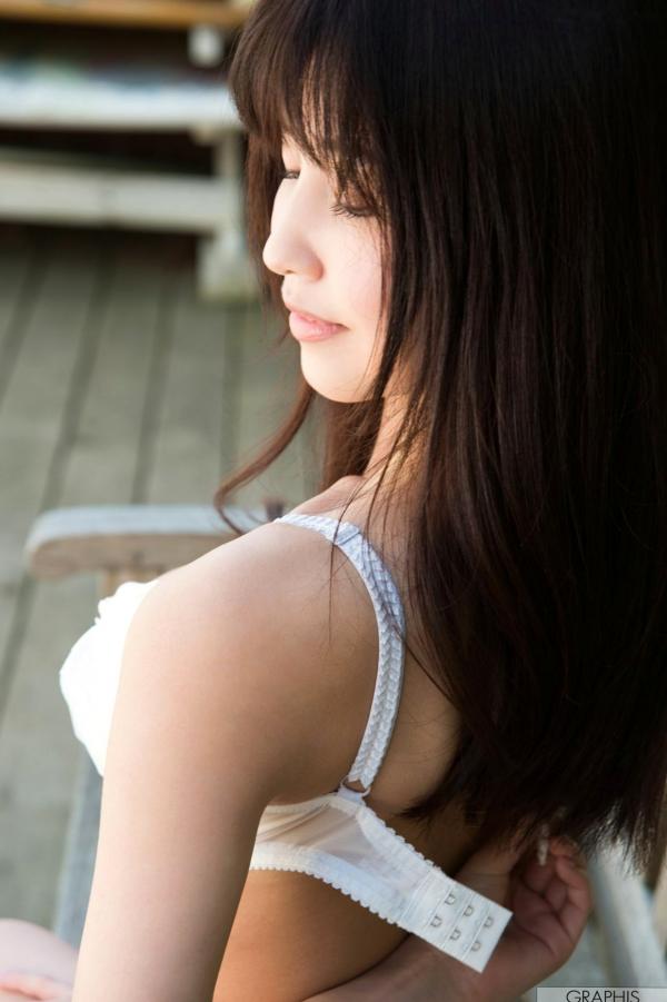 桜空もも 樱空桃子  桜空もも樱空桃『first gravure 初脫ぎ娘』写真集，户外极致性感内衣写真，甜美气质与完美身材的视觉盛宴第13张图片