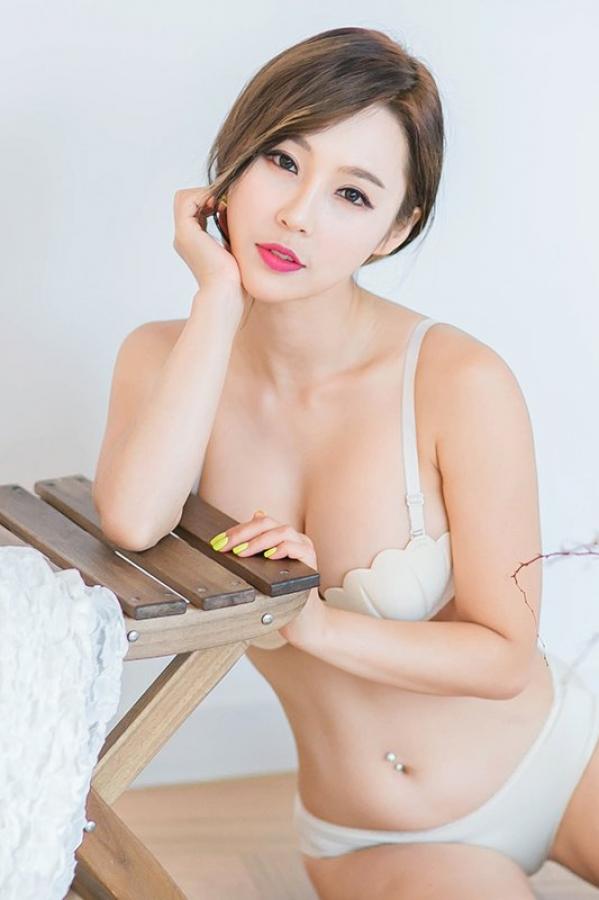 이지나 李智娜 李智娜(이지나)- 韩国赛车女郎内衣私房写真第44张图片
