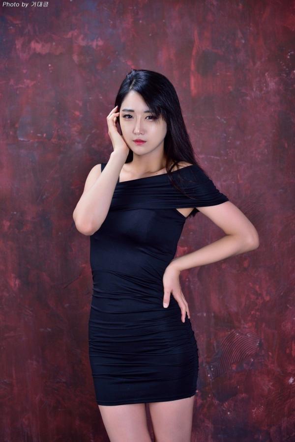 유다연 余多妍 Yu Da Yeon- 韩国性感车模图集第9张图片