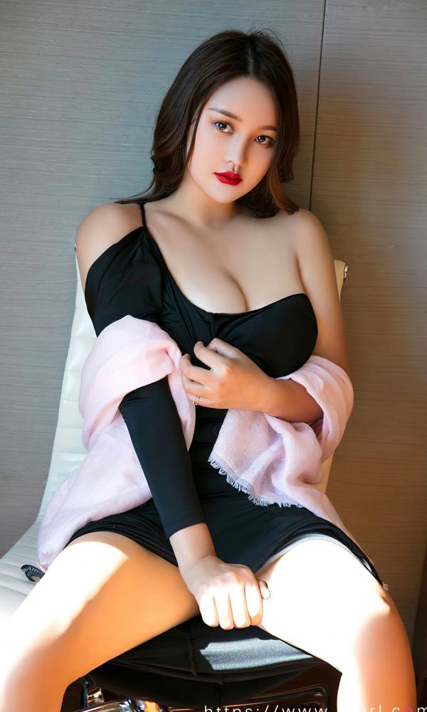 Jona   UGirlsApp尤果圈爱尤物-2813-Jona-《夏日流火》-黑色紧身吊带装室内私房写真-2024.03第24张图片