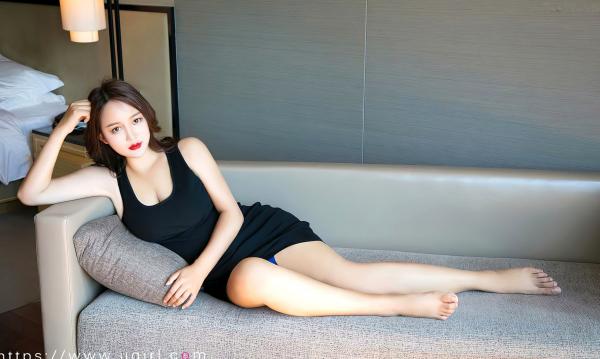 Jona   UGirlsApp尤果圈爱尤物-2813-Jona-《夏日流火》-黑色紧身吊带装室内私房写真-2024.03第30张图片