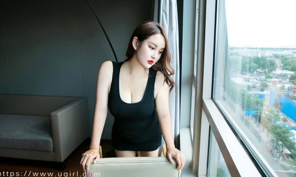 Jona   UGirlsApp尤果圈爱尤物-2813-Jona-《夏日流火》-黑色紧身吊带装室内私房写真-2024.03第31张图片