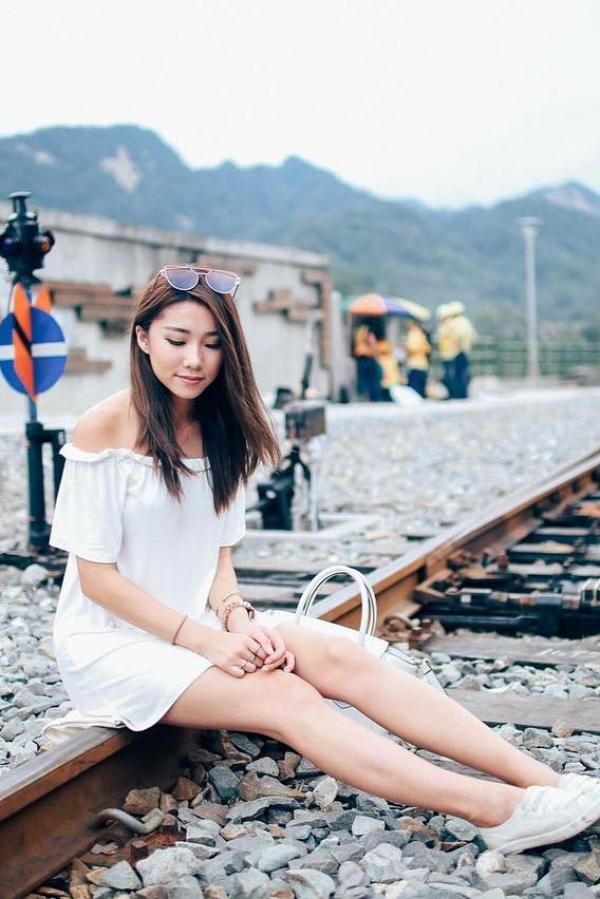 Mongchin Yeoh  Mongchin Yeoh- 新国博客正妹 笑容甜美长腿更迷人第1张图片