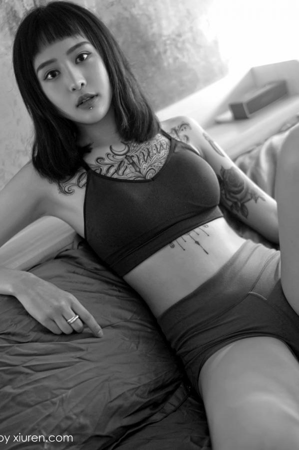 赵艺璇Yvette  模特赵艺璇Yvette 香烟纹身黑白风格第5张图片