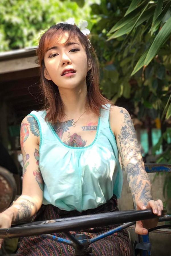 Punyaphat Pongsub  Punyaphat Pongsub- 泰国刺青正妹非主流美图第21张图片