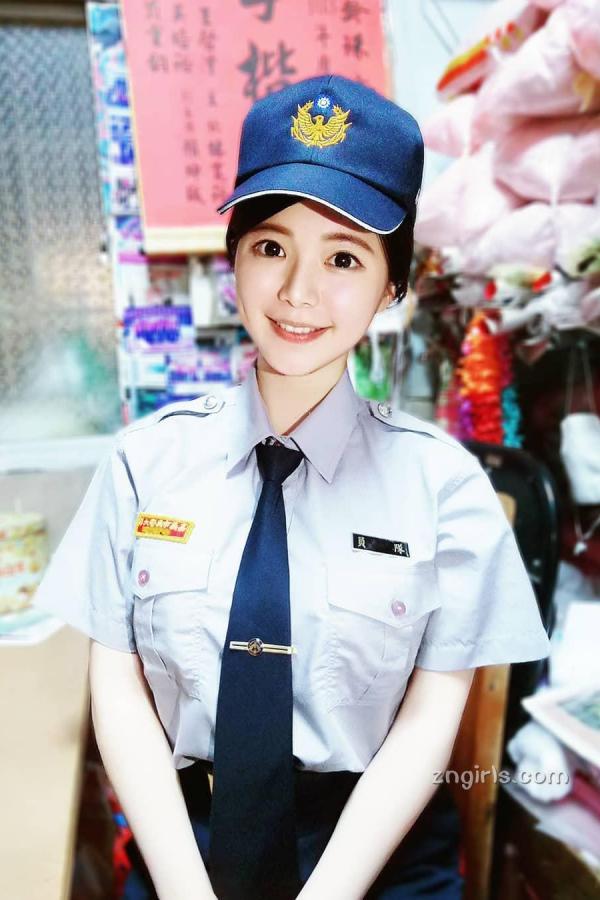 Jane Chen  台湾超甜美女警「阿均」！穿上制服搭配水亮大眼第14张图片