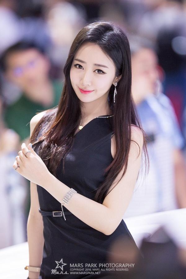 신해리 申海莉 南韩气质车模申海莉 车展瞩目的焦点美人第5张图片